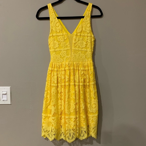 Gianni Bini Dresses & Skirts - GB Yellow Lace Sundress XS
